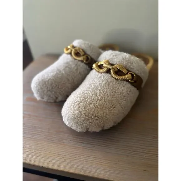 Tory Burch Shearling Clogs Women’s Size 9 Jessa Mules Tan Beige Gold Chain Shoes - Picture 7 of 15